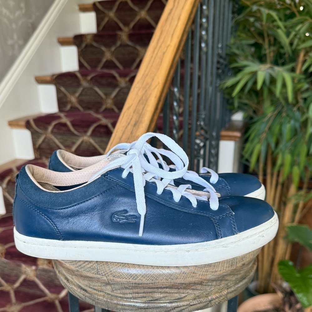Lacoste ladies, leather, navy sneaker very good condition size 7 new laces - Picture 11 of 15